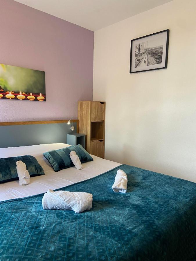 Hotel Du Cerf La Guerche-sur-l'Aubois Номер фото